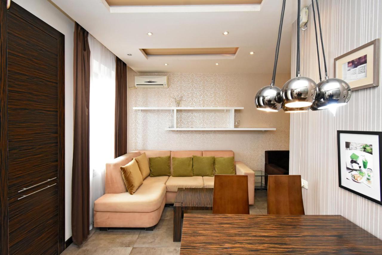 Galaxy Inn Luxury Hostel In Center 예레반 외부 사진