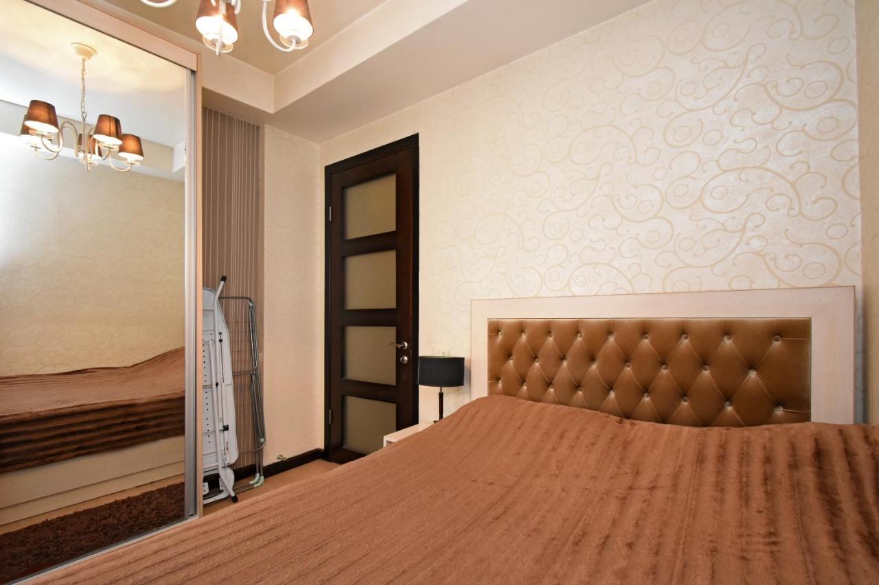 Galaxy Inn Luxury Hostel In Center 예레반 외부 사진