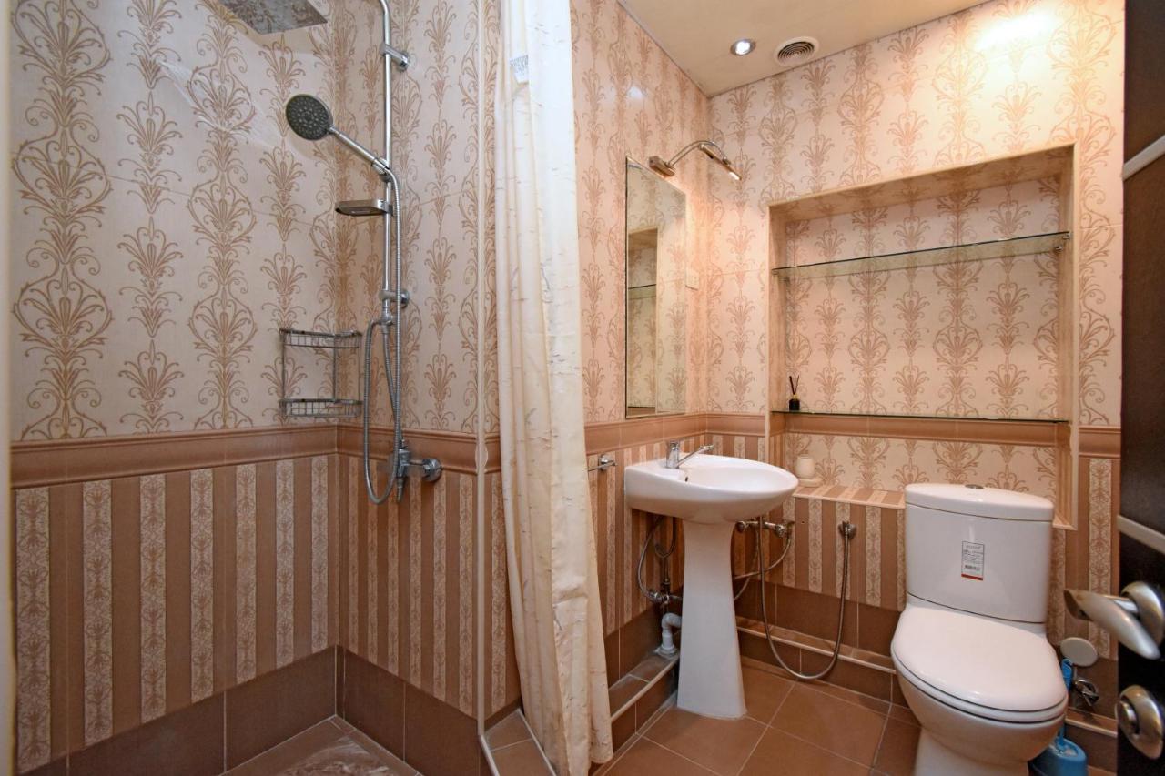 Galaxy Inn Luxury Hostel In Center 예레반 외부 사진