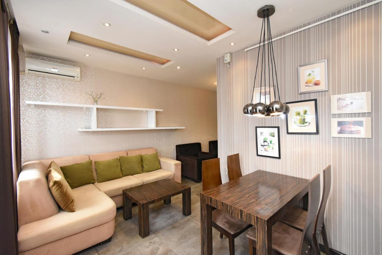 Galaxy Inn Luxury Hostel In Center 예레반 외부 사진