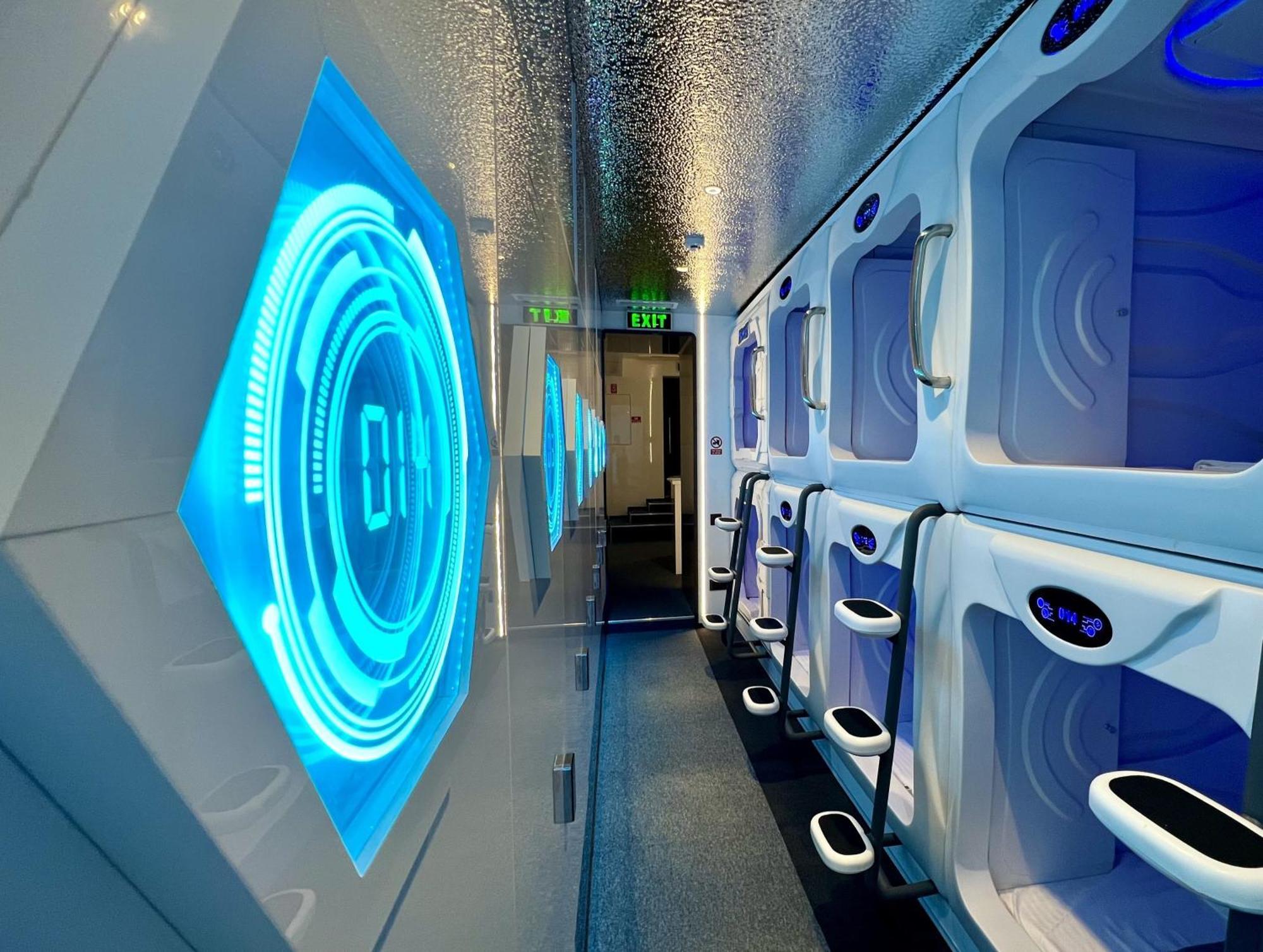 Galaxy Inn Luxury Hostel In Center 예레반 외부 사진