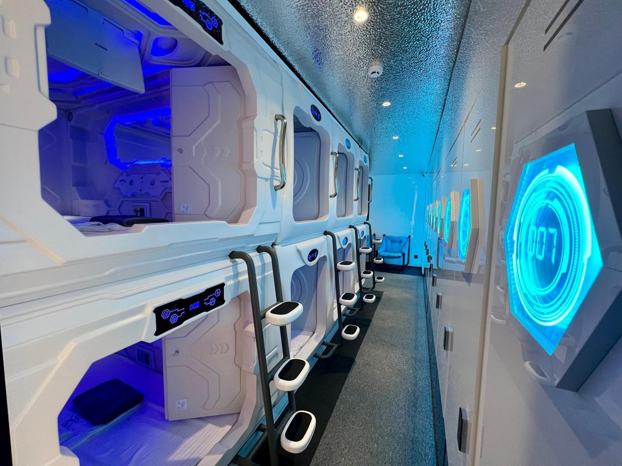 Galaxy Inn Luxury Hostel In Center 예레반 외부 사진