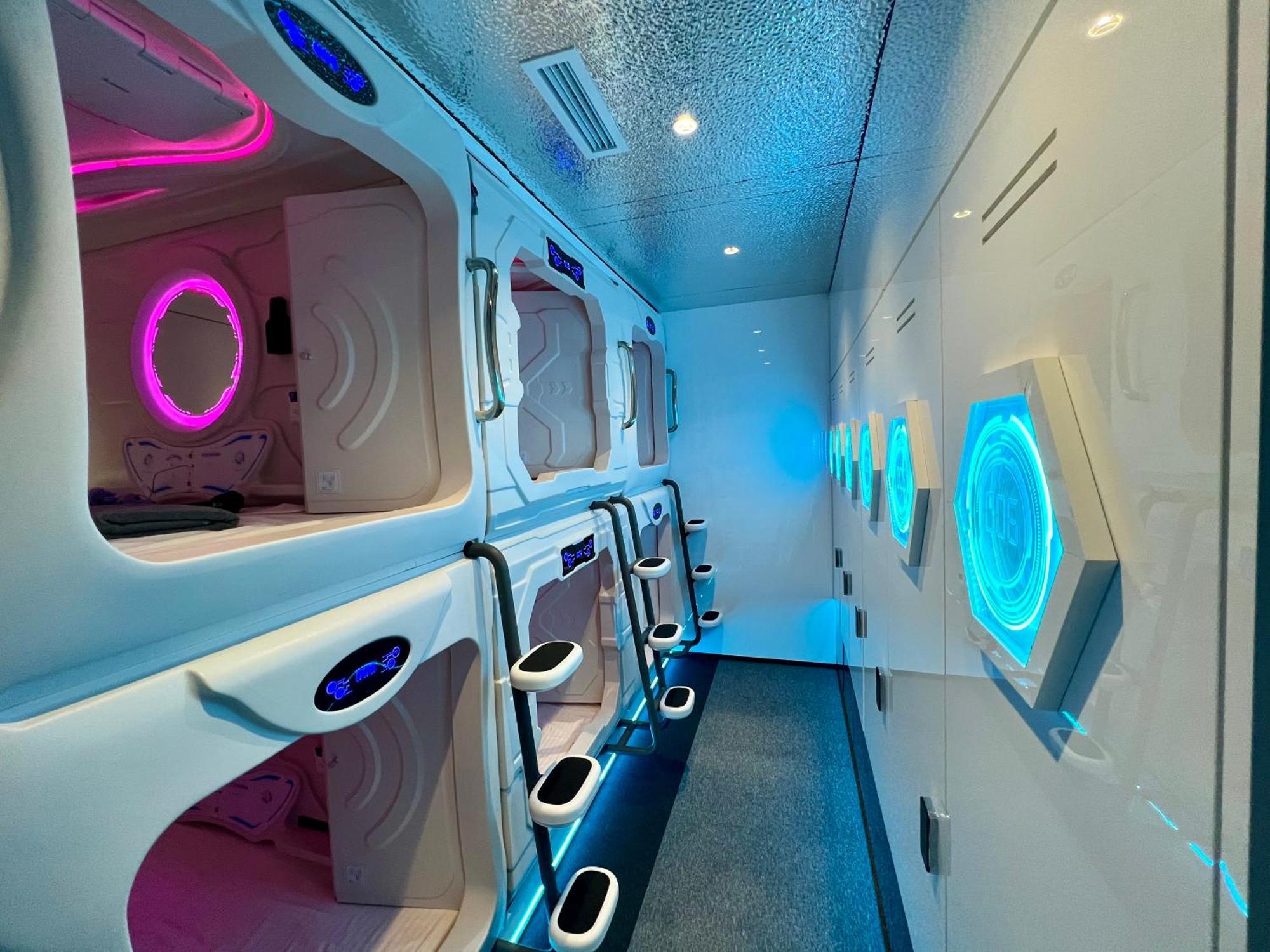 Galaxy Inn Luxury Hostel In Center 예레반 외부 사진